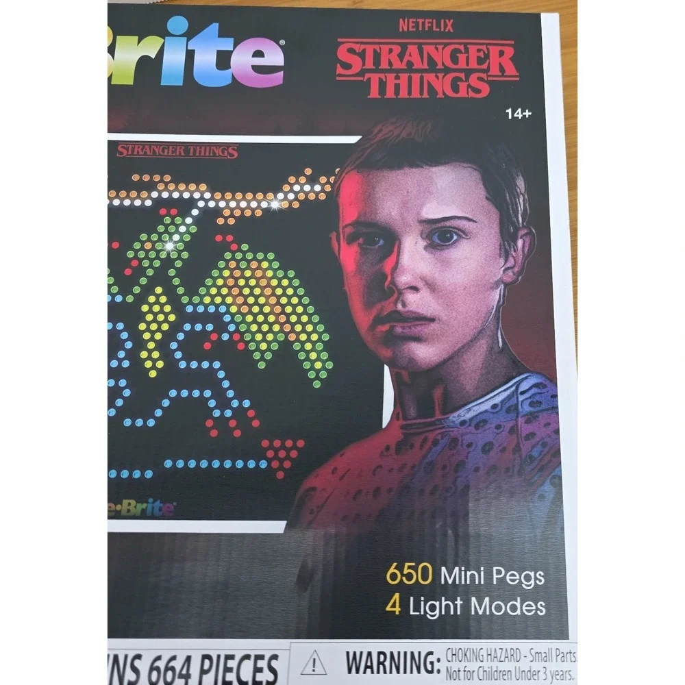 Netflix Stranger Things Lite Brite Season 1-4 2022 664 Pieces 12 HD Templates